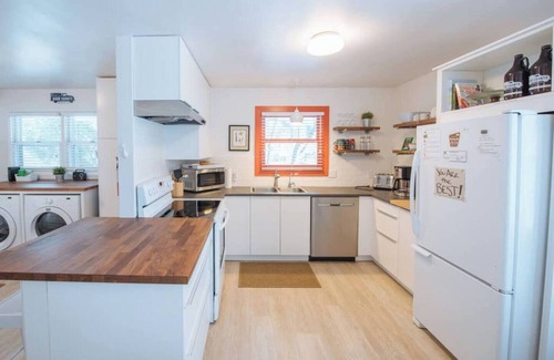 Baileys Harbor House | Howard House - Modern Comfort in Downtown Baileys Harbor