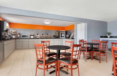 Harrisonburg Hotel | Howard Johnson by Wyndham Harrisonburg