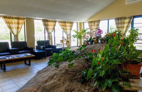 Gravenhurst Hotel | Howard Johnson by Wyndham Gravenhurst