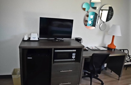 Burton Hotel | Howard Johnson by Wyndham Beaufort/Parris Island