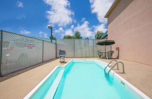 Beckley Hotel | Howard Johnson by Wyndham Beckley