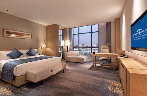 Jimei Hotel | Howard Johnson by Wyndham Jimei Lake Plaza Xiamen