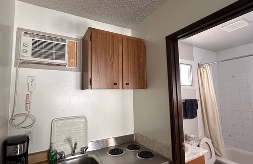 Edson Hotel | Howard Johnson by Wyndham Edson