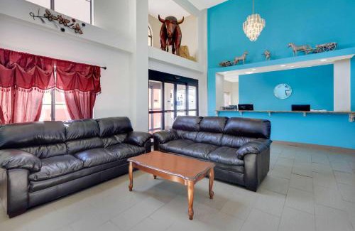 Lubbock Hotel | Howard Johnson by Wyndham Lubbock TX