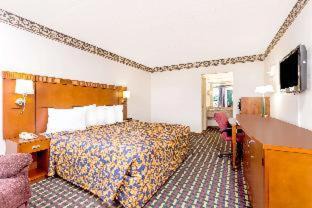 Perry Hotel | Howard Johnson by Wyndham Perry GA
