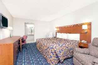 Perry Hotel | Howard Johnson by Wyndham Perry GA