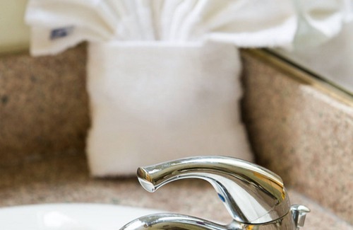 Central Berkeley Hotel | Howard Johnson by Wyndham Berkeley