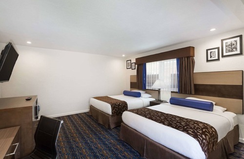 Central Berkeley Hotel | Howard Johnson by Wyndham Berkeley
