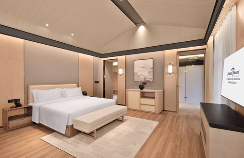 Jingyang District Hotel | Howard Johnson Hot Springs Plaza Yinghuashan