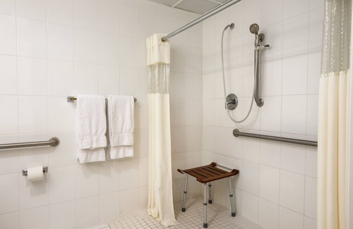 Ocean City Hotel | Howard Johnson Plaza Hotel by Wyndham Ocean City Oceanfront