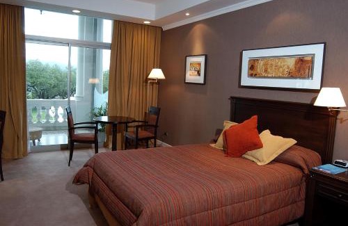 Alta Gracia Hotel | Howard Johnson Sierras Hotel y Casino Alta Gracia
