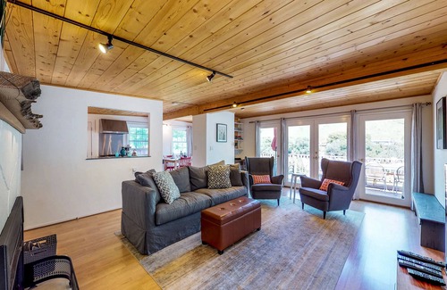 Duncans Mills House | Howard's Place on the River