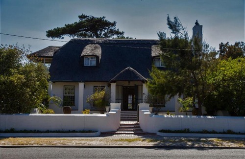 Pinelands Bed & Breakfast | Howards End Manor B&B