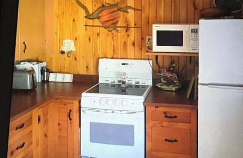 South Bruce Peninsula Cottage | Howdenvale Hilton - Ontario, Canada