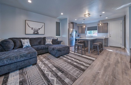 Cody House | -:- Howdy Hideaway -:- Modern New Construction - 4BR+