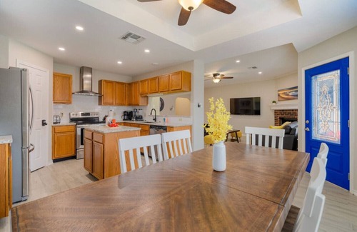 Flour Bluff House | Howdy Holiday: Blissful Pool Retreat