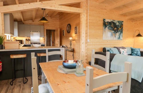 Kendal Cottage | HOWGILL LODGE, pet friendly, with open fire in Kirkby Lonsdale