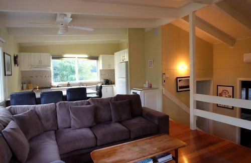 Howqua Inlet House | Howqua House - a homely gem close to the lake.