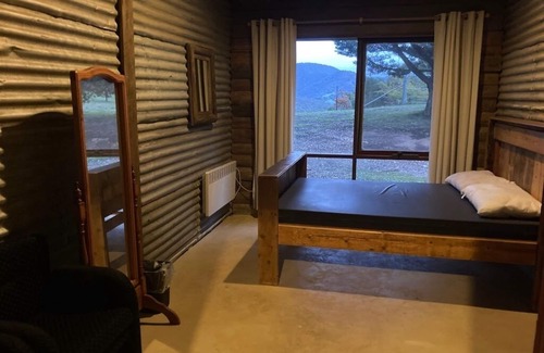 Howqua Cabin | Howqua Lodge - beautiful views, Howqua River, perfect for groups