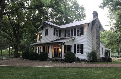 Bellevue House | Hows Manor - Luxury Historic Farmhouse Circa 1840