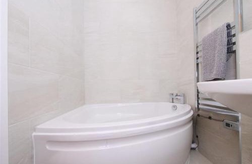 York House | Hoxne Cottages - Daisy Cottage with private hot tub