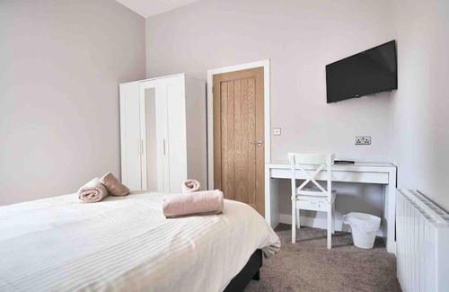 York House | Hoxne Cottages - Poppy Cottage with private hot tub