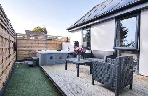 York House | Hoxne Cottages - Sunflower Cottage with private hot tub