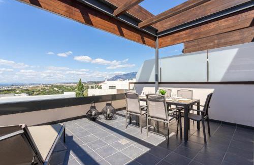 New Golden Mile Apartment | Hoyo 19 Luxury Apartment by GHR Rentals