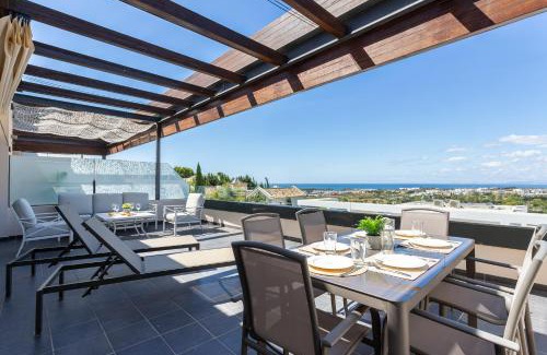 New Golden Mile Apartment | Hoyo 19 Luxury Apartment by GHR Rentals