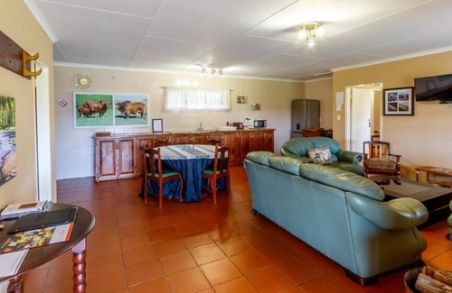 eNtokozweni Cabin | Hoyo Hoyo Machadostud Lodge