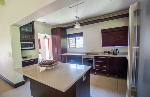 Hazyview Villa | HoyoHoyo Hazyview Villas