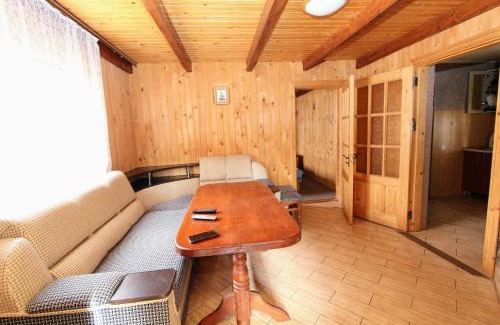 Yablunytsya Apartment | Hrystyna