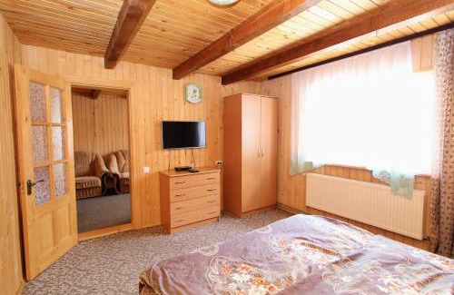 Yablunytsya Apartment | Hrystyna