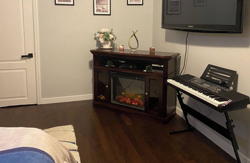 Sebastopol Cottage | HSR VIP Guest Suite