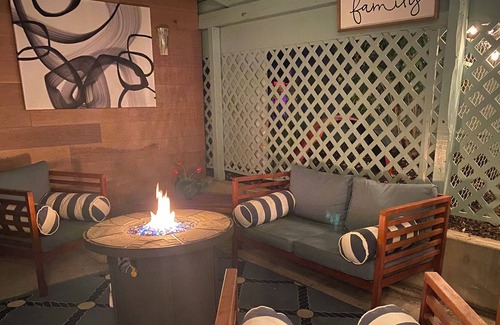 Sebastopol Cottage | HSR VIP Guest Suite