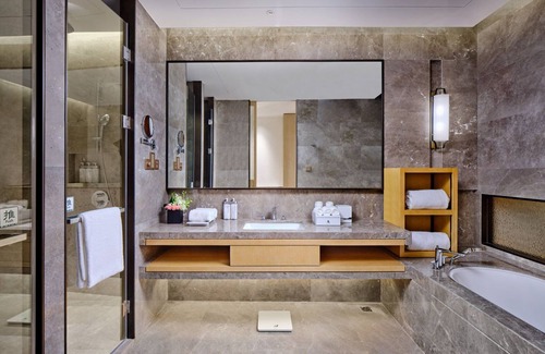 Wujiang Hotel | HUALUXE Suzhou Bay Hot Spring Resort by IHG