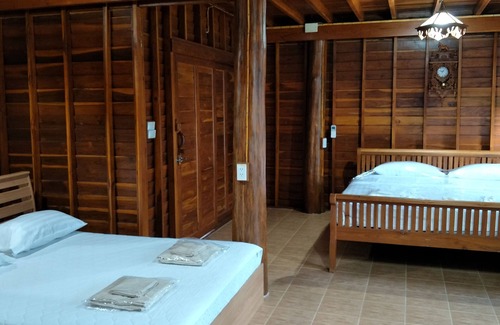 San Kamphaeng House | Huanmaisakngam Resort