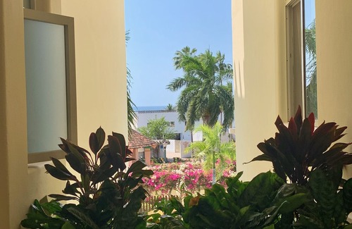 P Chahue Condo | Huatulco Beach Front - 2 BR Condo with Views of the Pacific