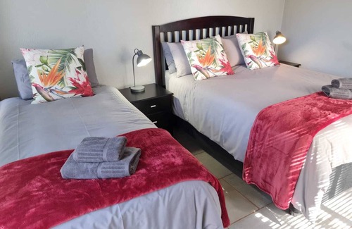 Kathu Bed & Breakfast | hub, main shopping , Sishen Golf Club, Kalahari Country Club, SA Airlink Airport