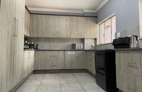Kathu Bed & Breakfast | hub, main shopping , Sishen Golf Club, Kalahari Country Club, SA Airlink Airport