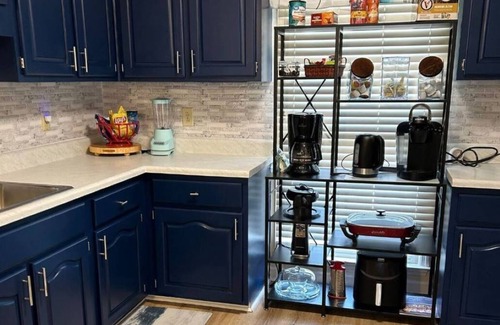 Fayetteville House | Hub of The Town - Home Away Vibes-king size Comfort ,10% off for Libra Season