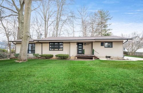 South Haven House | Hubbard House 3 /2 home 4 blks to Dyckman beach
