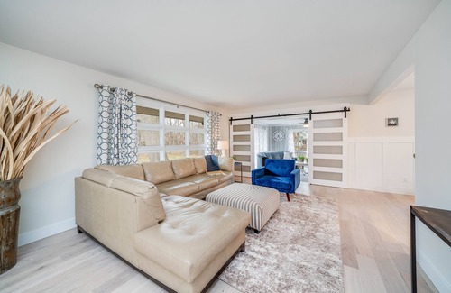 South Haven House | Hubbard House 3 /2 home 4 blks to Dyckman beach