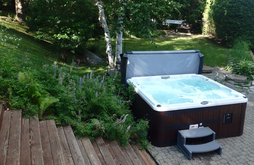 Huberdeau Cottage | Huberdeau Heritage, Beach, Golf, Kayak, BBQ, SPA, Games Room, Near Mt Tremblant
