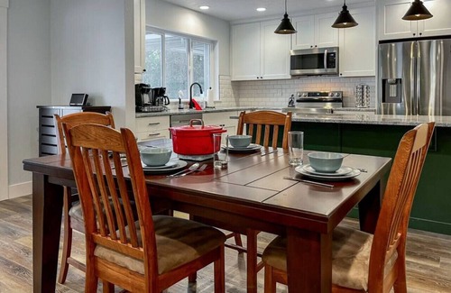 Wagon Wheel Apartment | Huckleberry Hideout .