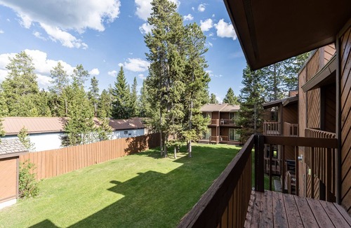 West Yellowstone House | Huckleberry House