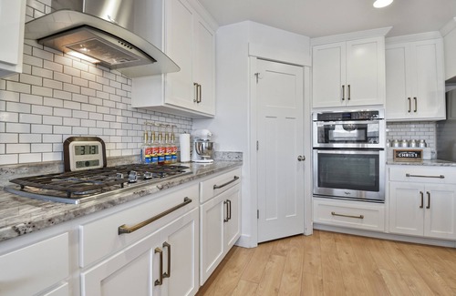 Heber House | Huckleberry Lane Stunner | 6br 4ba | Hot Tub | Game Room | RV Parking | Massage Chair