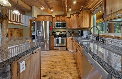 Tamarack Apartment | Huckleberry Lodge .