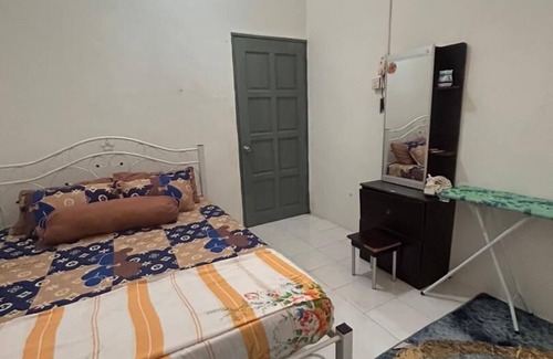 Kusial House | HUDA HOMESTAY BANDAR TANAH MERAH