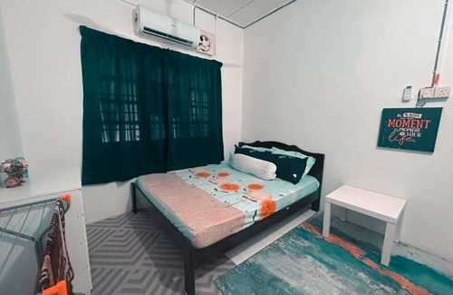 Kusial House | HUDA HOMESTAY BANDAR TANAH MERAH